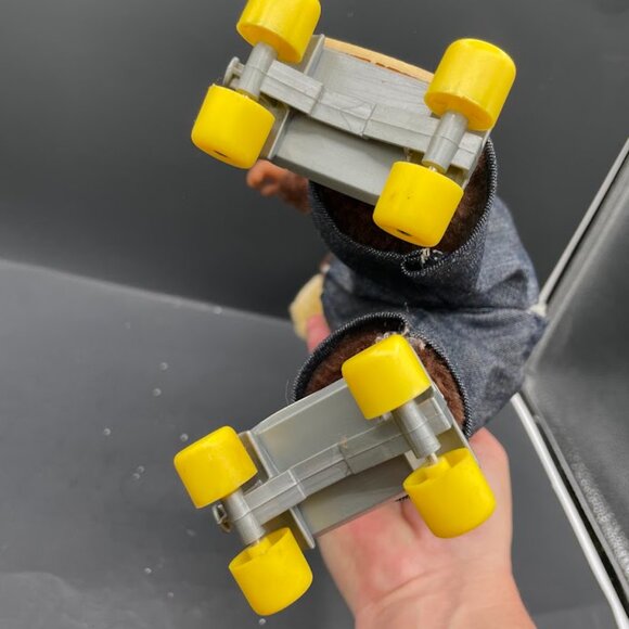 1992 Leader Toy Corp Roller Skating Bear Rollie Blue Jean Overalls Skates Music - Picture 7 of 10